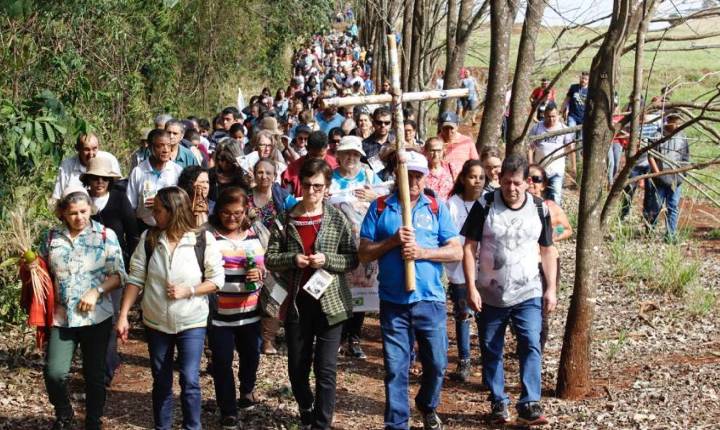 1ª Caminhada pela Família reúne cerca de 1,4 mil pessoas entre Jandaia do Sul e Marumbi