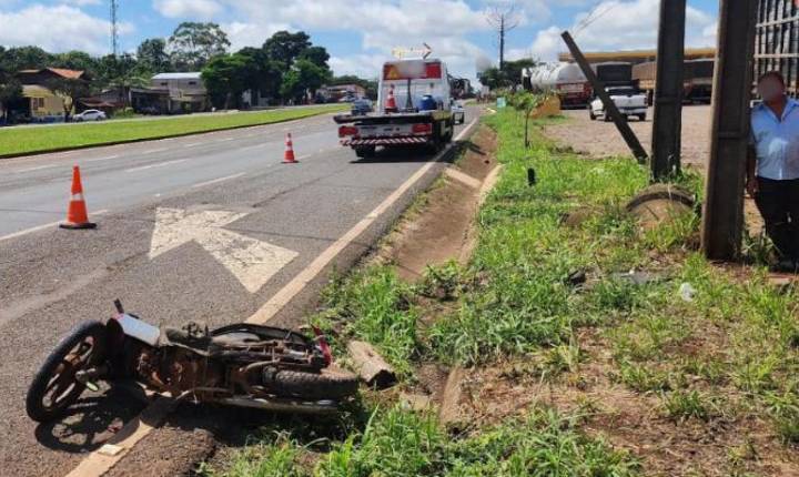 Acidente deixa motociclista ferida no Trevo da Emater em Jandaia do Sul
