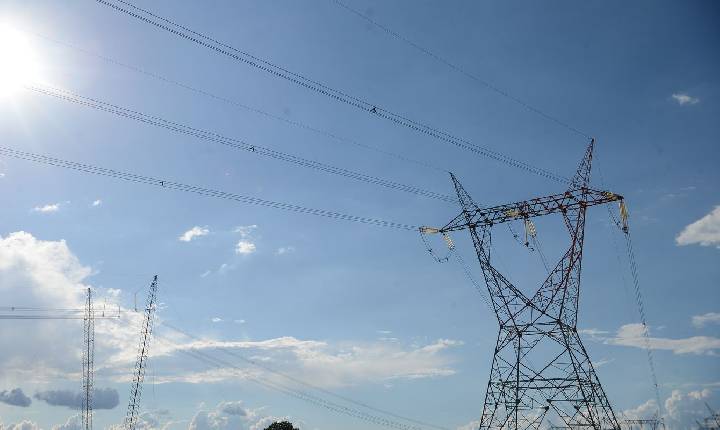 Aneel sorteia mais quatro lotes de transmissão de energia