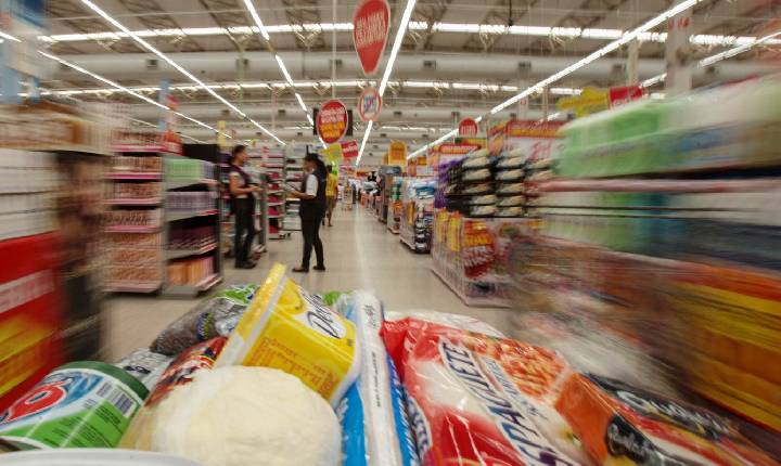 Bolsa Família é reajustado em 15%; medida vale a partir de outubro