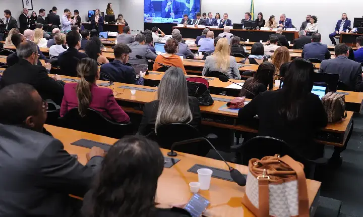 Câmara instala comissão sobre PEC da redução da maioridade penal