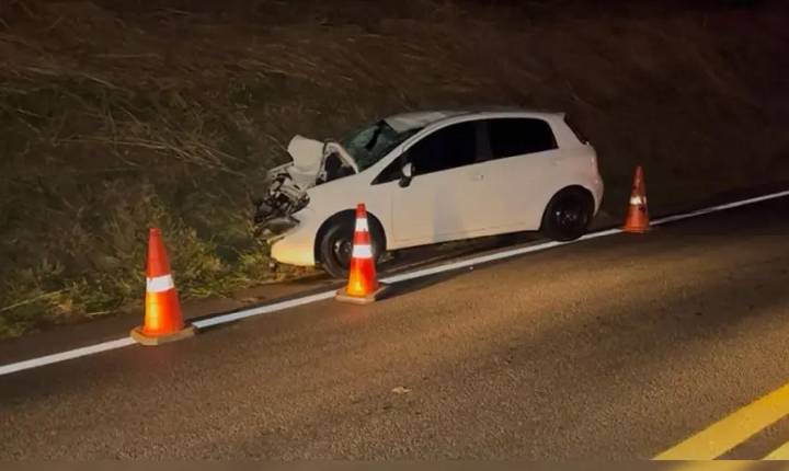 Casal morre após grave colisão entre motocicleta e carros na PR-323