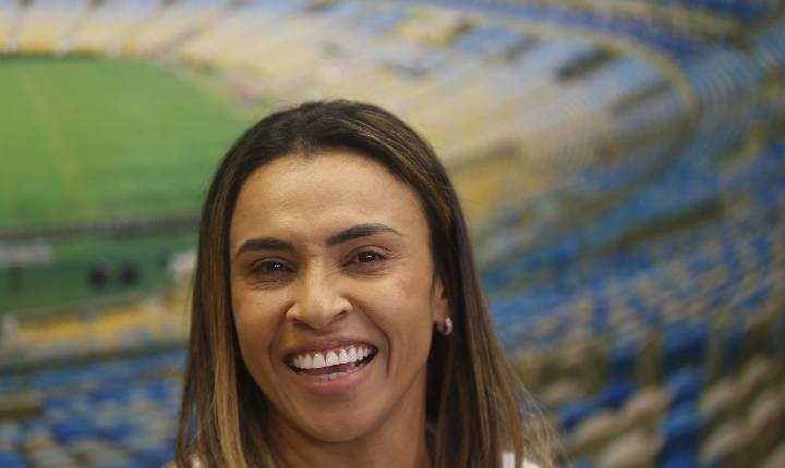 Com Marta como embaixadora, Tesouro quer atrair mais investidores 