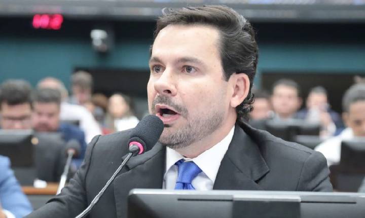Comissão de Constituição e Justiça aprova fim de taxa de fiscalização sobre telefones celulares