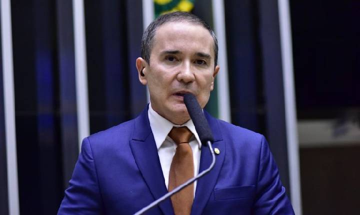 Comissão de Educação aprova proposta que prioriza recursos para escolas inclusivas