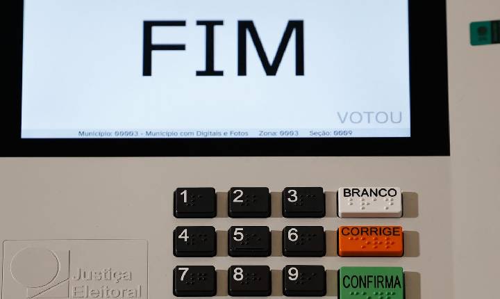 Federação PSOL-Rede oficializa apoio à candidatura de Lula à reeleição