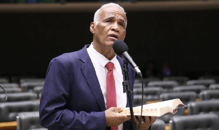 Federação PT-PCdoB-PV elege dez deputados federais na Bahia e leva ainda Senado e governo