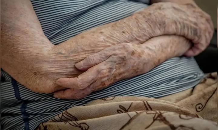 Homem é preso após agredir avó de 79 anos com tijolo em Mandaguari