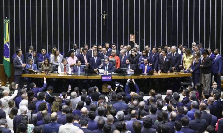 Integrantes da Mesa Diretora se elegem para novo mandato na Câmara