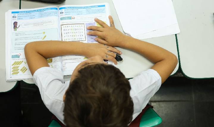 MEC divulga avaliação de livros didáticos 