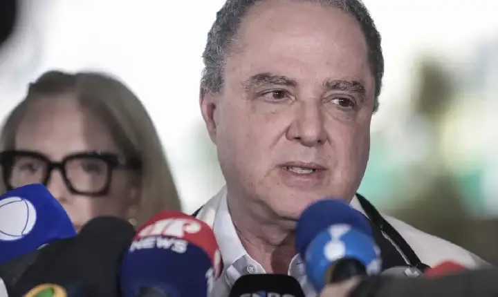 Médico diz que Lula retirou lesão e deve repousar nos próximos dias