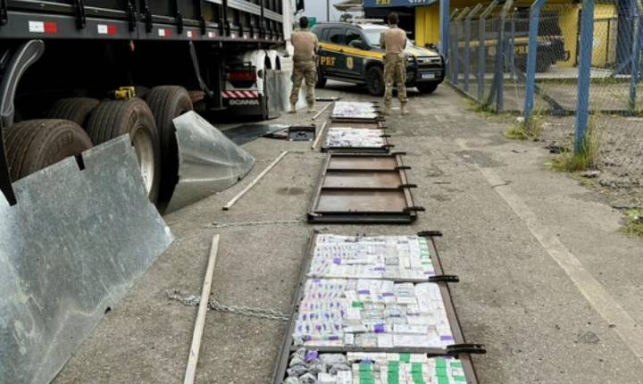 PRF apreende emagracedores e anabolizantes escondidos em carreta no Paraná