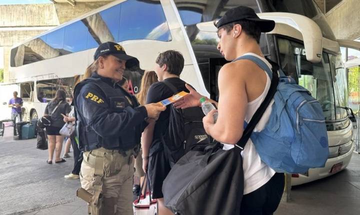 PRF inicia Operação Corpus Christi 2026 nas rodovias federais do Paraná