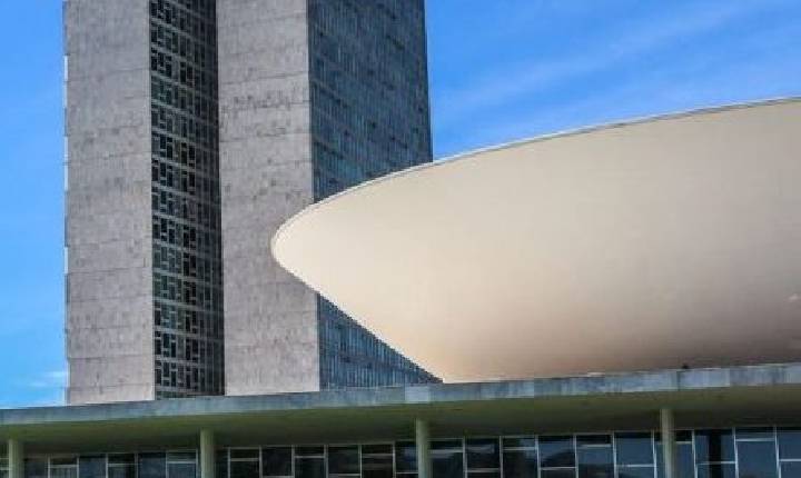 Taxa de renovação da Câmara dos Deputados fica em 38,7%