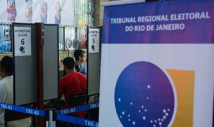 TRE-RJ faz plantão para regularizar situação de eleitores