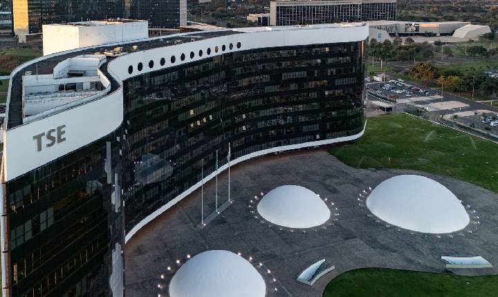 TSE suspende novas filiações após registros indevidos no sistema