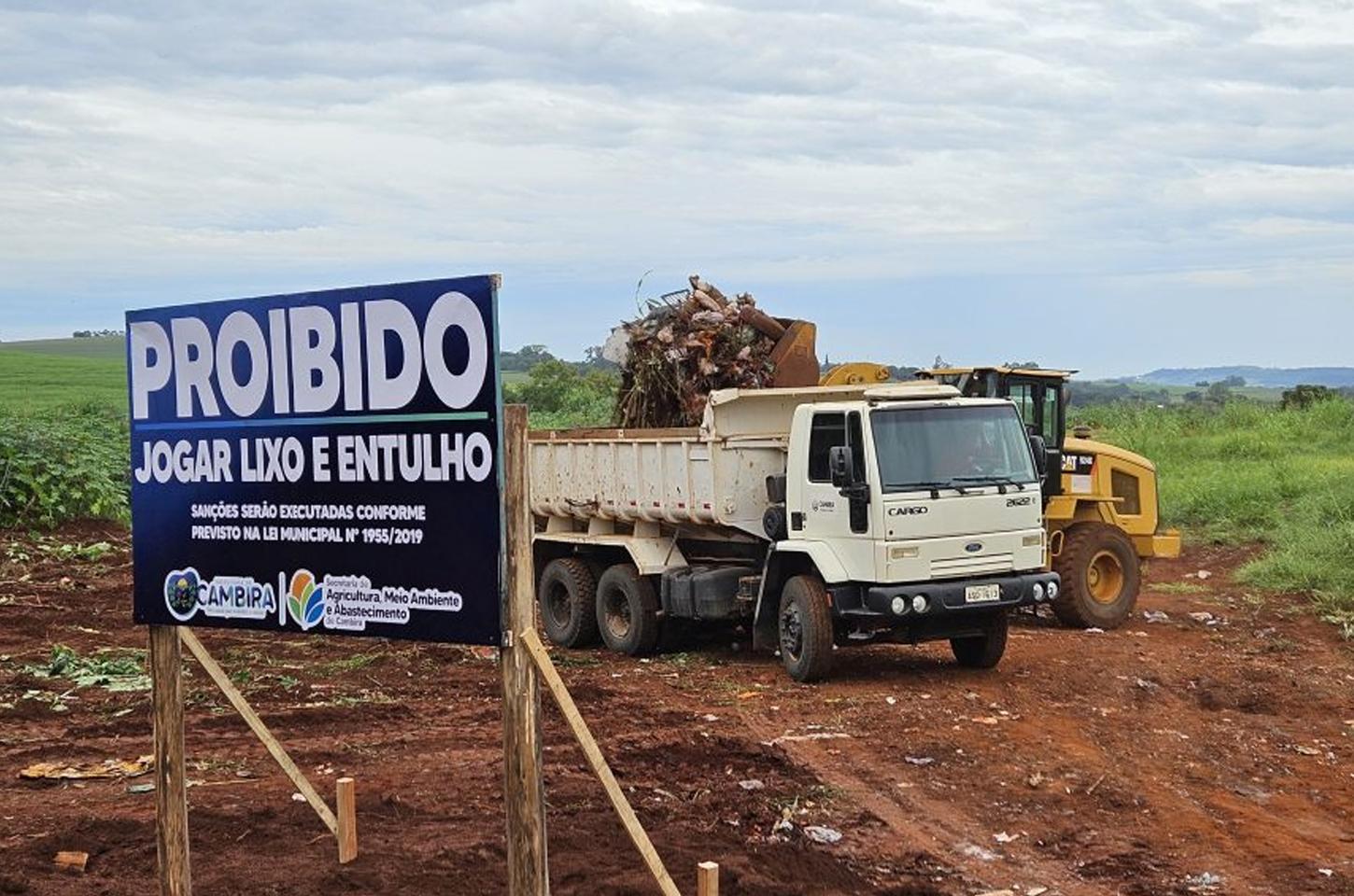 Prefeitura de Cambira combate descarte irregular de lixo em área pública conhecida como “Calcário”