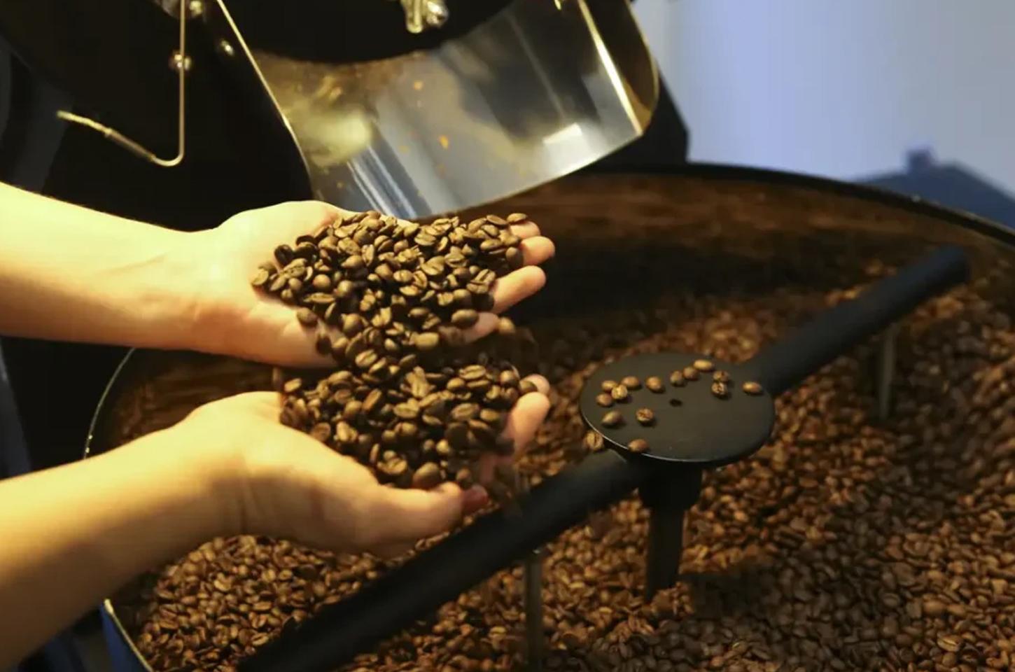 Consumo de café despenca no país em meio à alta de preços