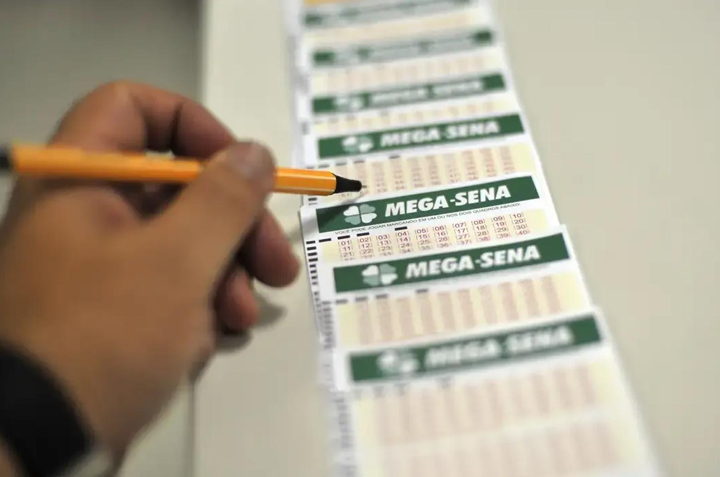 Ninguém acerta a Mega-Sena e prêmio principal acumula em R$ 31 milhões
