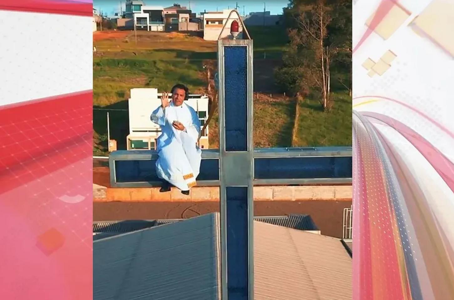 Padre que subiu em cruz revela que rezou muito: 