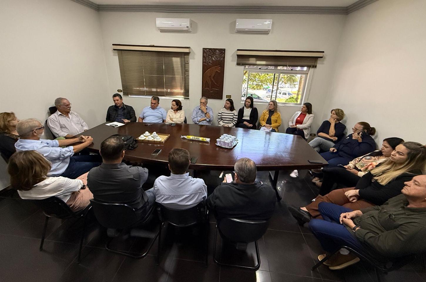 Prefeito recebe deputado federal Sérgio Souza em Jandaia do Sul