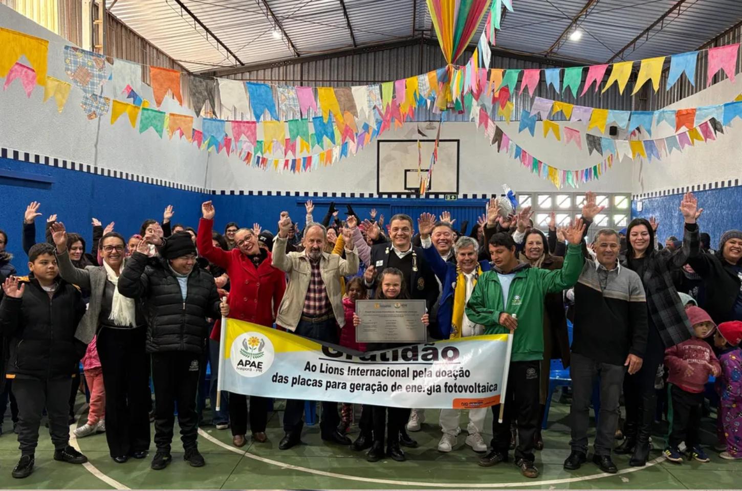 Apae de Ivaiporã inaugura usina solar com apoio do Lions Club