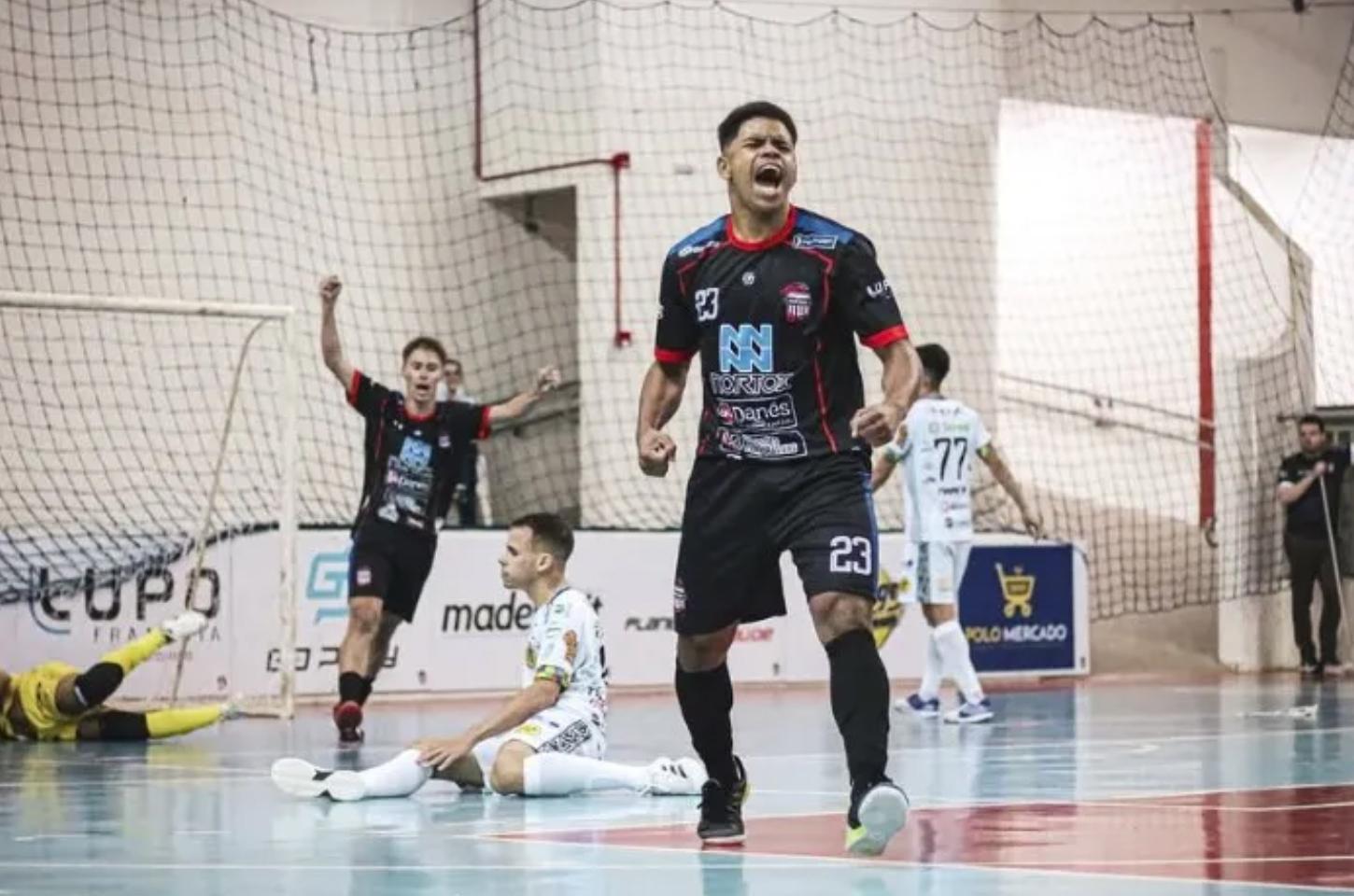 Apucarana Futsal avança para próxima fase na Série Prata