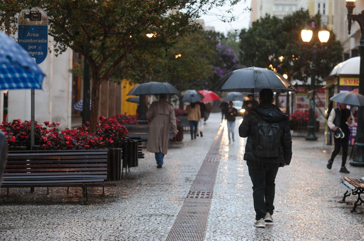 Aviso de temporais: fim de semana será chuvoso no Paraná