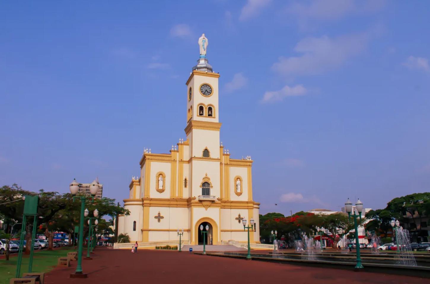 Há 17 anos, catedral recebia imagens de São Pedro e São Paulo