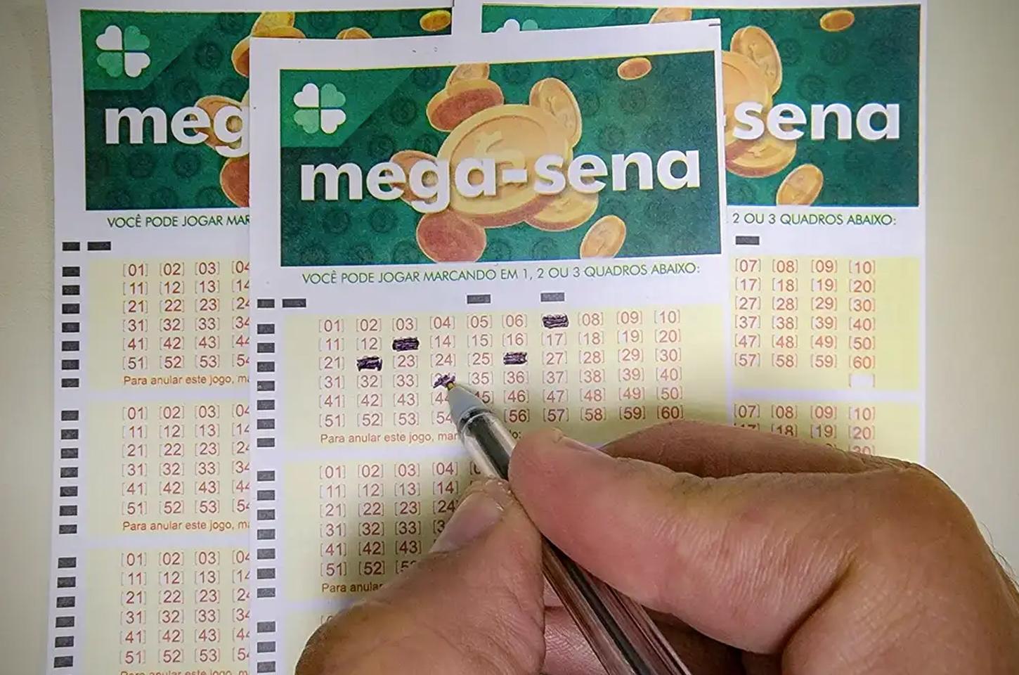 Mega-Sena não tem acertador e prêmio acumula para R$ 90 milhões