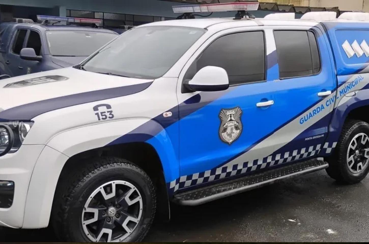 Pai embriagado é achado dormindo com bebê em estrada rural do PR