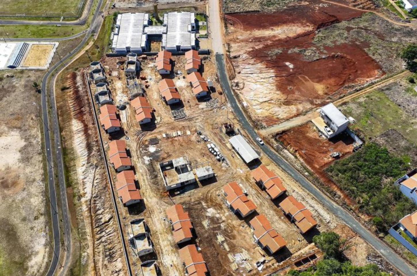 Após 5 inaugurações, Paraná tem outros 14 condomínios dos idosos em construção