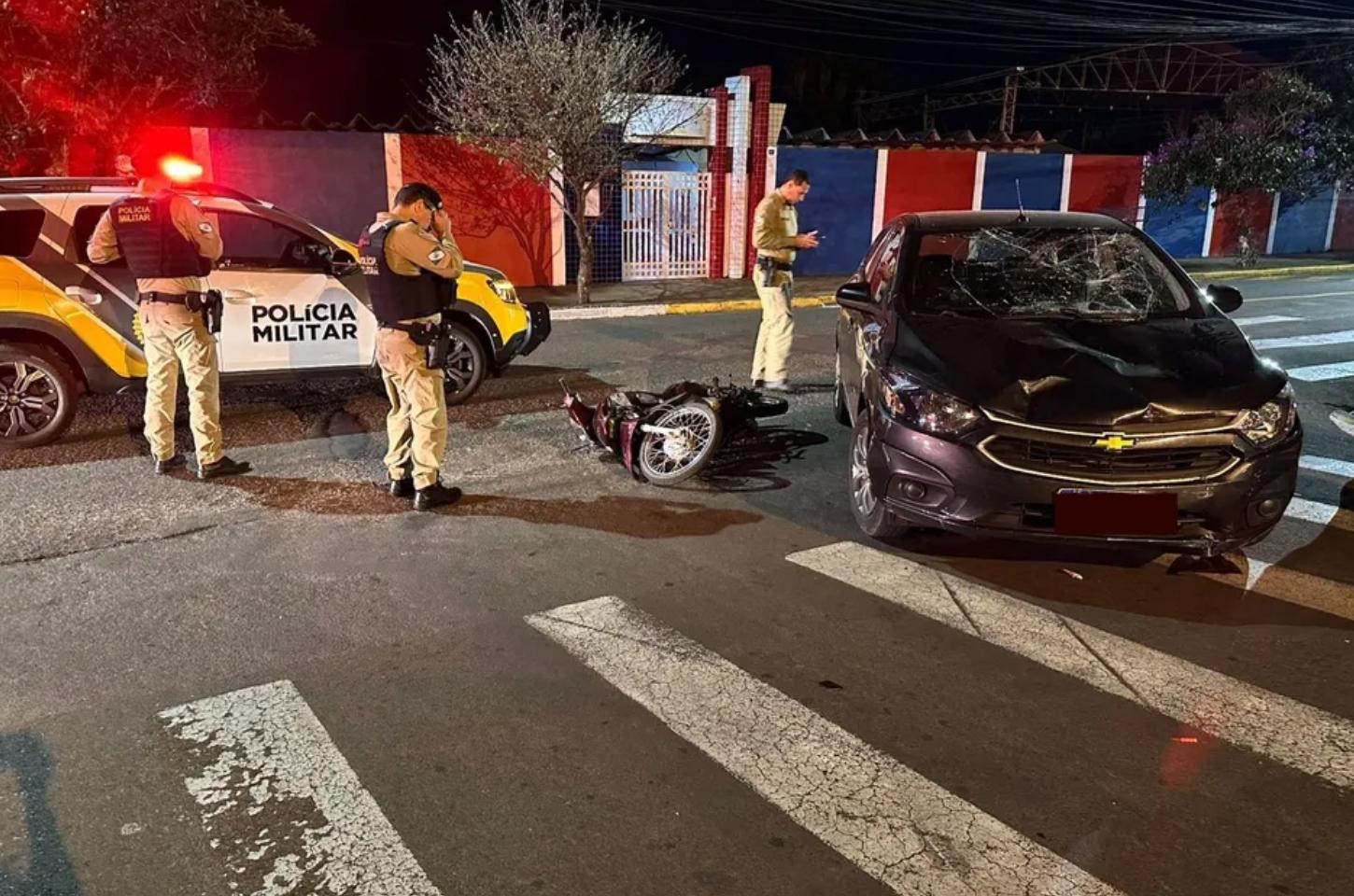 Batida entre carro e moto deixa vítimas sem ferimentos em Apucarana