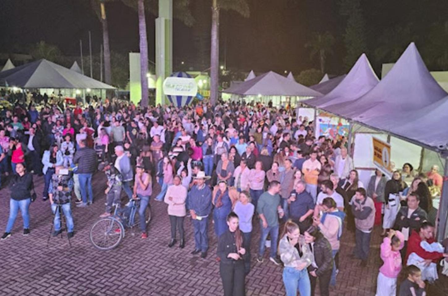 Borrazópolis realiza 1ª Noite Cultural 2025 com grande participação popular e valorização de talentos locais