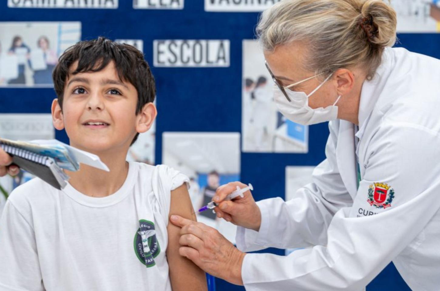Campanha de vacinação nas escolas continua com retorno das aulas no Paraná