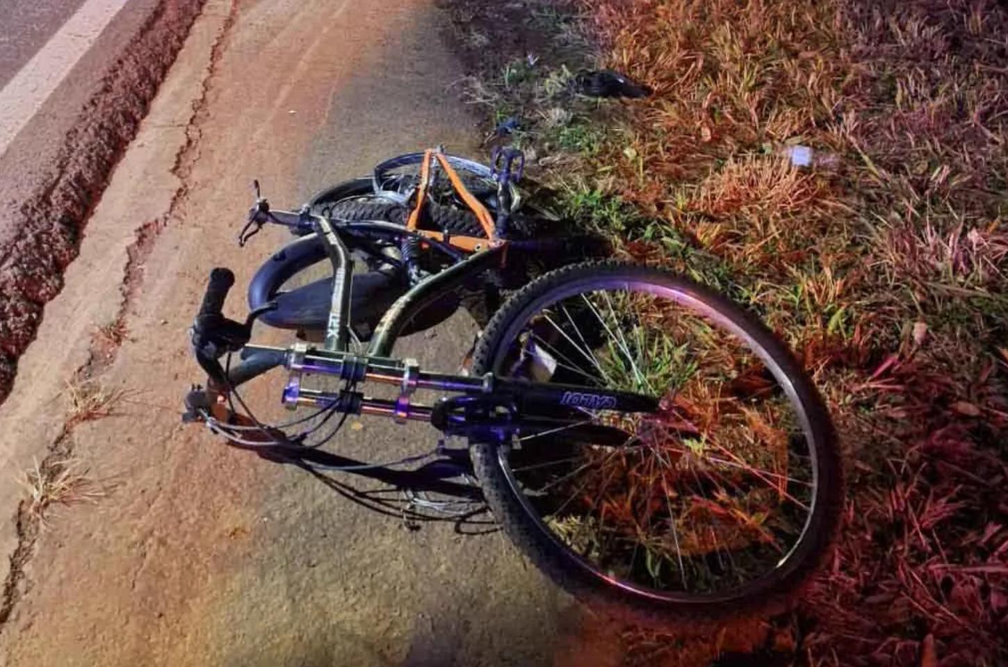 Ciclista morre após ser atropelada por caminhonete na PR-466