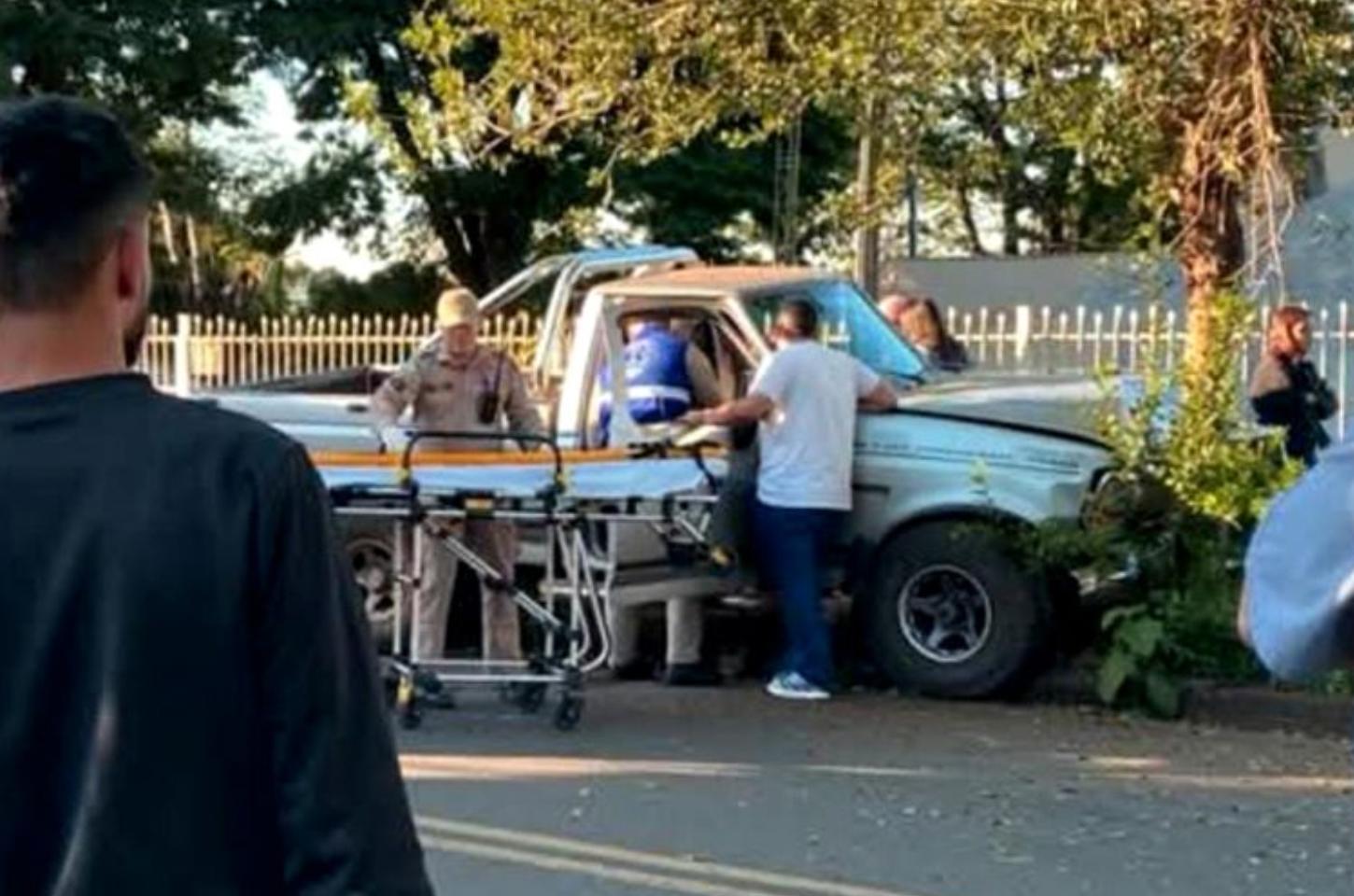 Colisão entre caminhonete e Strada deixa mulher ferida em Mandaguari