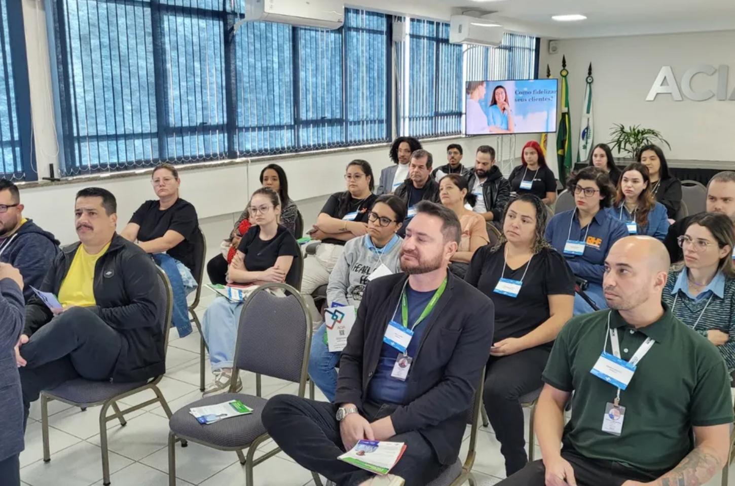 Empresários participam de palestra sobre fidelização de clientes
