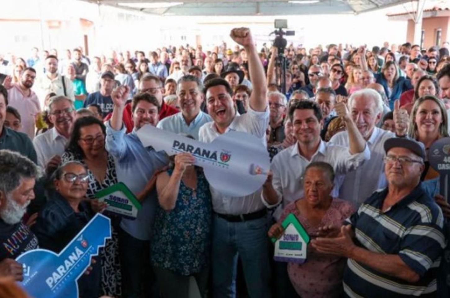 Governador inaugura em Arapongas o primeiro Condomínio do Idoso mobiliado do Paraná