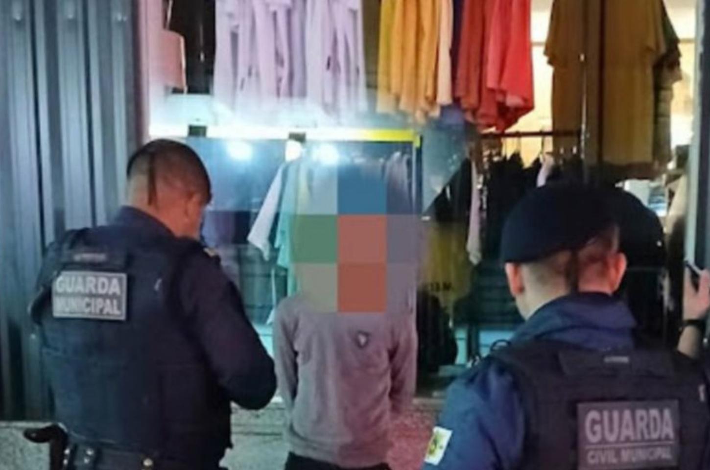 Homem é detido após tentar quebrar vitrine de loja no centro de Apucarana