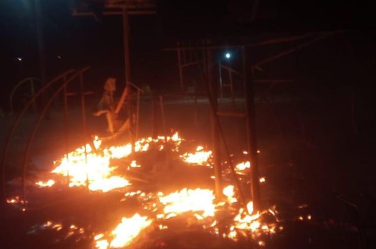 Incêndio criminoso destrói atração infantil no Lago Saracura