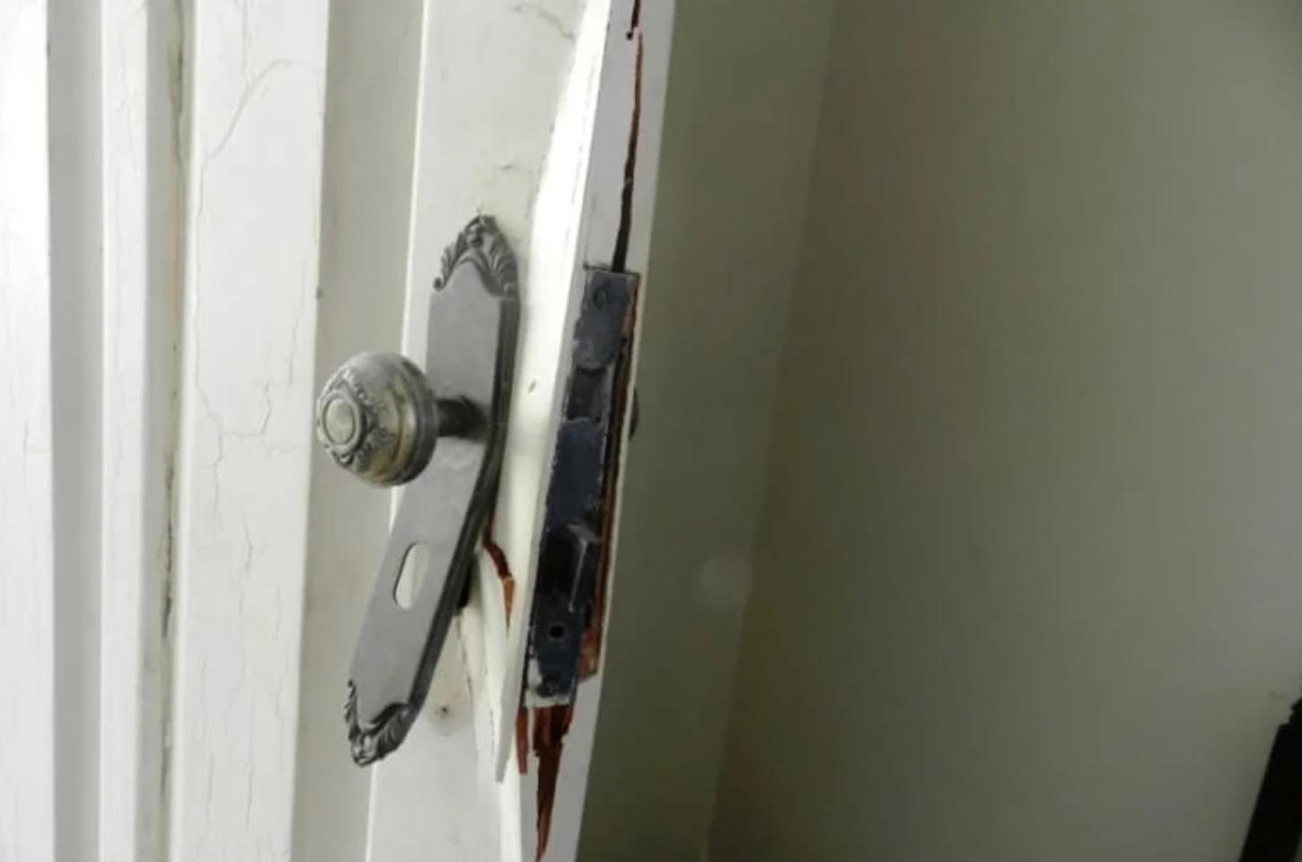 Moradora chega em casa e encontra porta arrombada em Ivaiporã