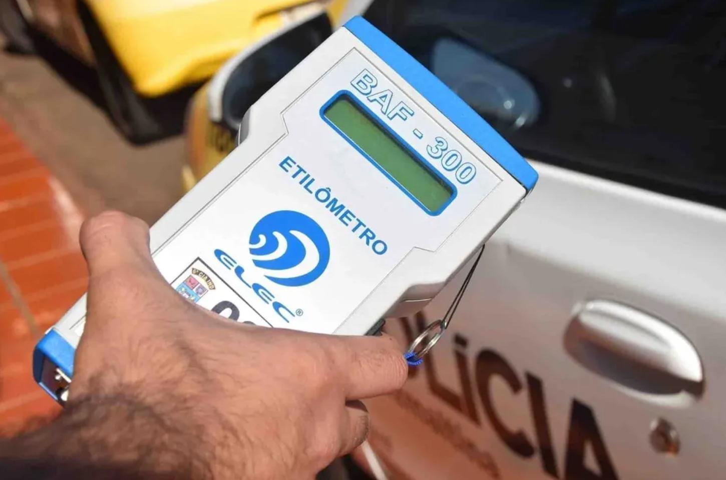 Motorista é detido por dirigir na contramão e com sinais de embriaguez