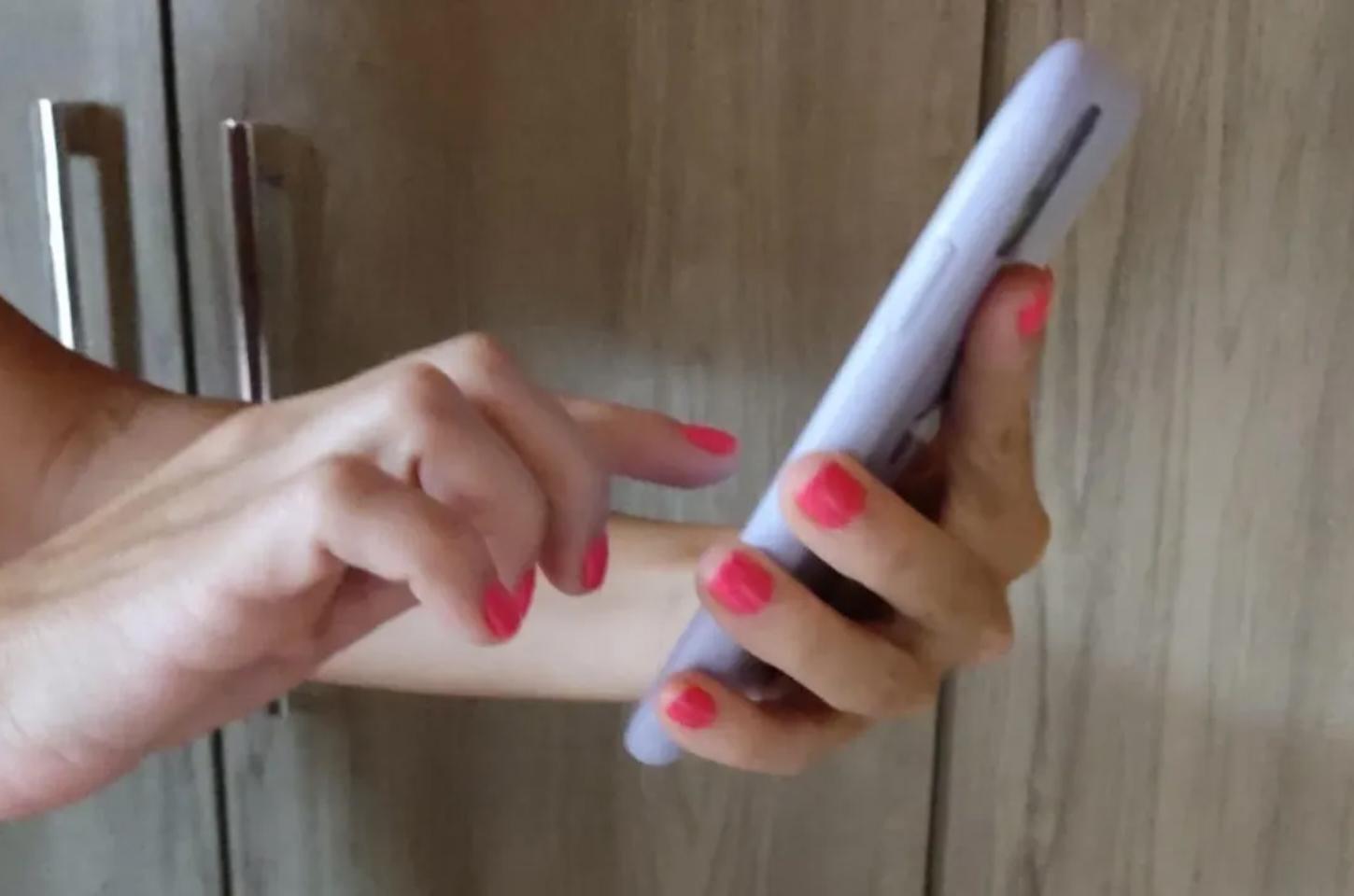 Mulher perde R$ 10 mil em golpe de falsa vaga de emprego