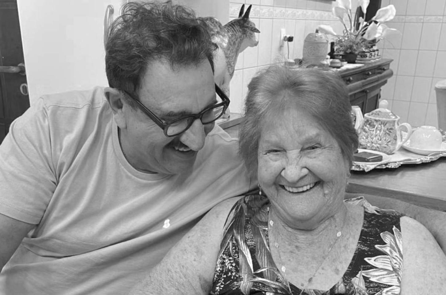 Nota de Pesar: falecimento de Maria Talarico Massa, mãe de Ratinho