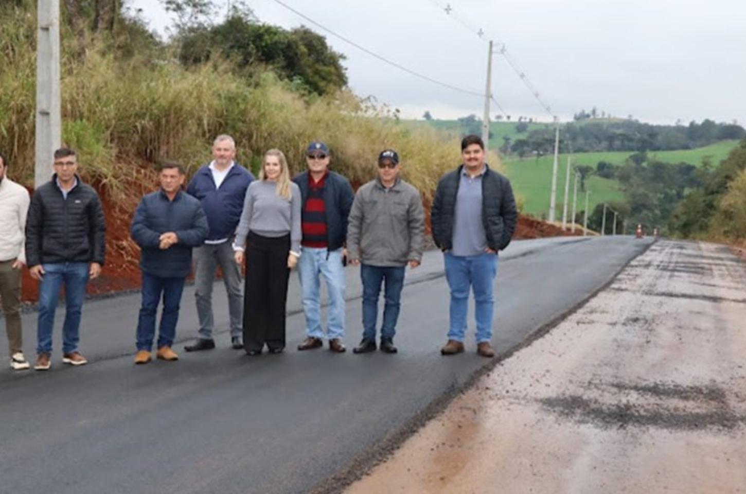 Obras de asfalto avançam na Rodovia Nicolau Koltun, em Ivaiporã