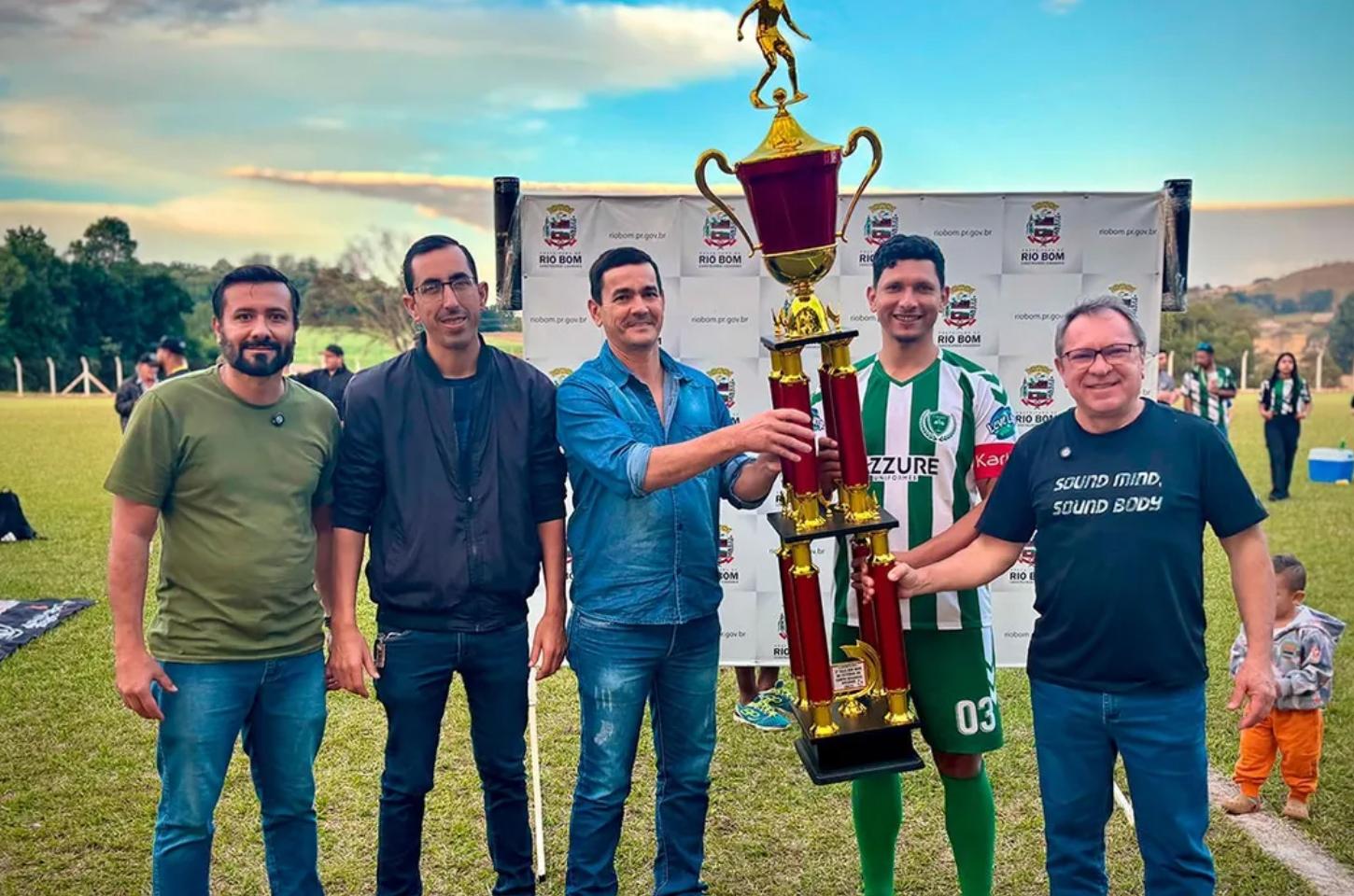 Pinheirão conquista a 2ª Taça Rio Bom de Futebol Regional