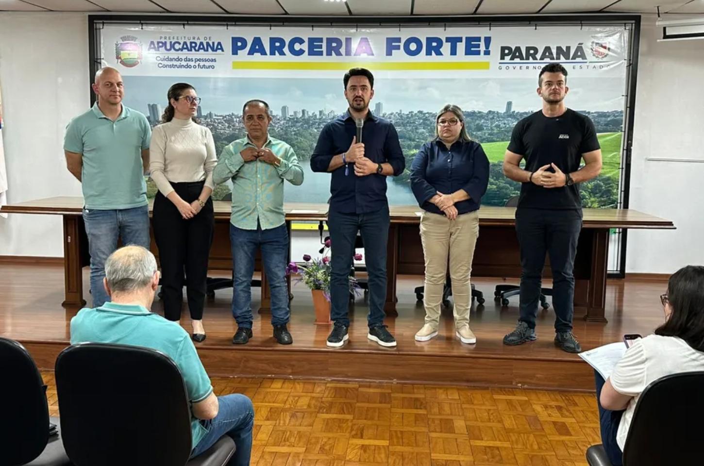 Prefeito e vereadores anunciam recursos de R$ 3 milhões para Apucarana