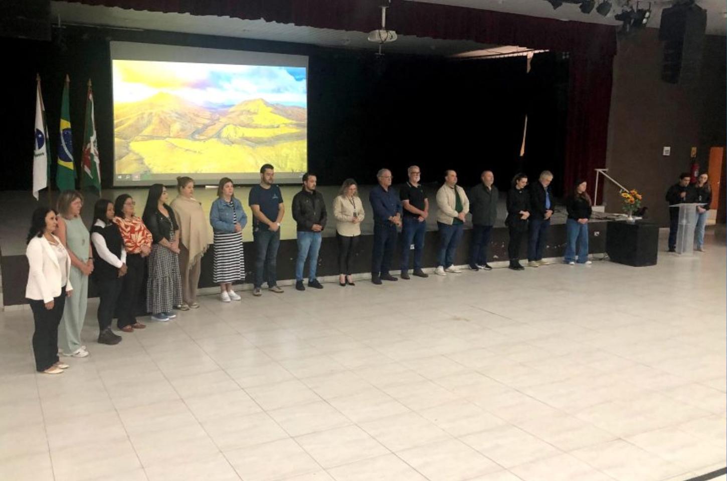 Professores da rede municipal participam de capacitação na abertura do 2º semestre educacional