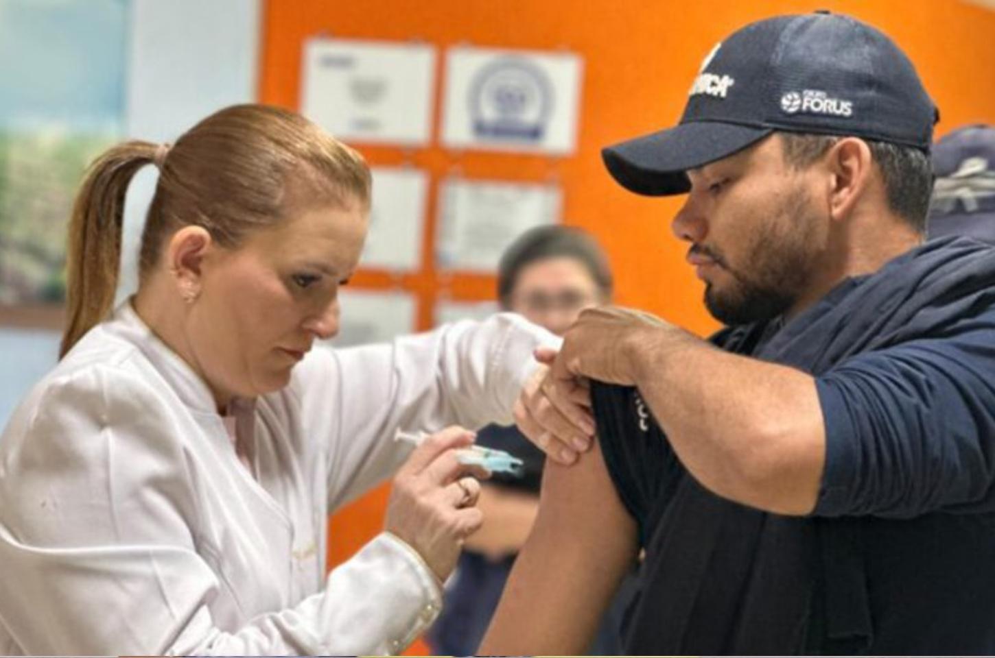 Vacinação extramuros leva proteção contra a gripe aos trabalhadores de Cambira